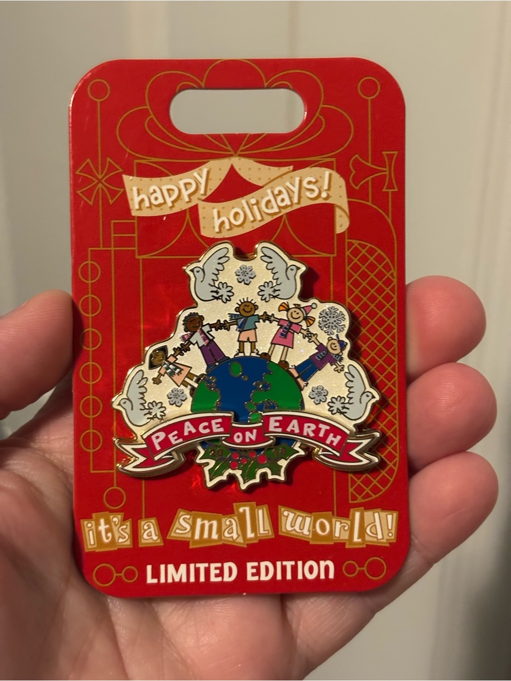 Disney - it’s a small world Holiday 2018 Pin
